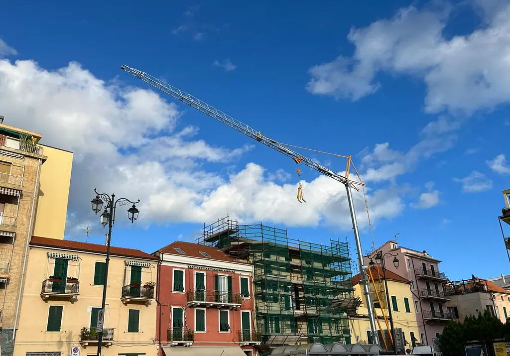 Potain Evy 30-23 2.2 t Self-Erecting Cranes