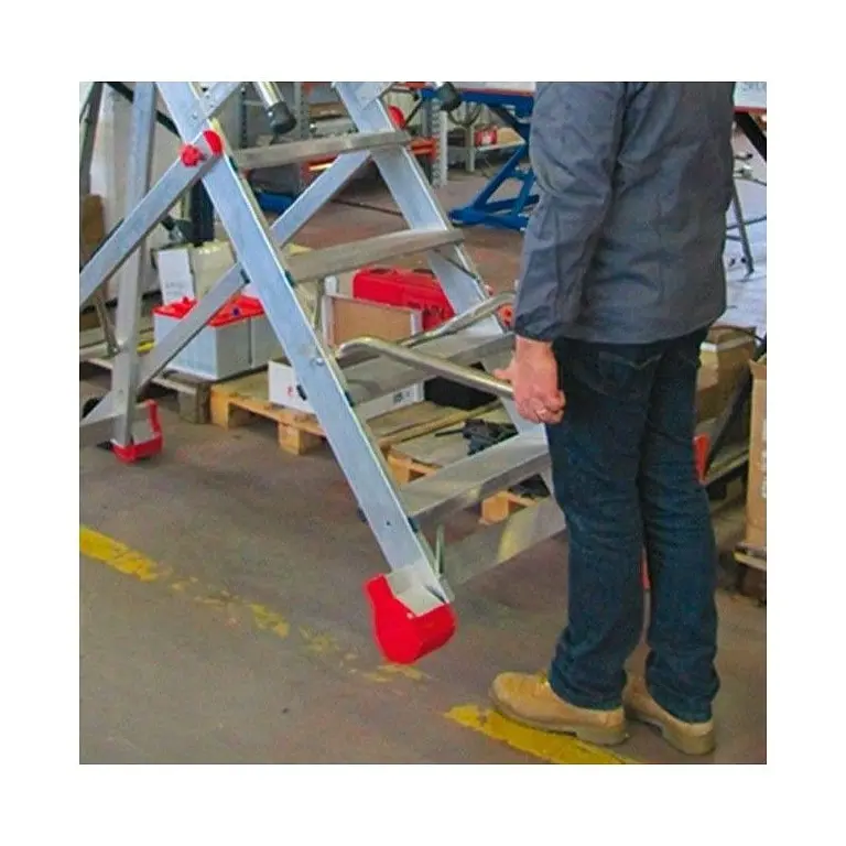 Ladder Robust with Platform, Wheels and Pells