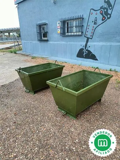 Dos bañeras de construcción