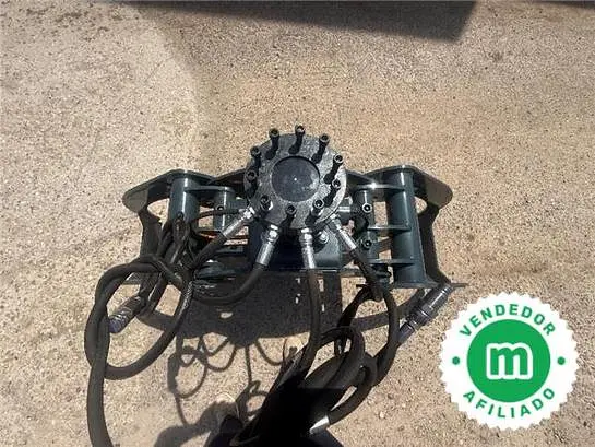 Nuevas pinzas forestales con rotor hidráulico para miniexcavadoras