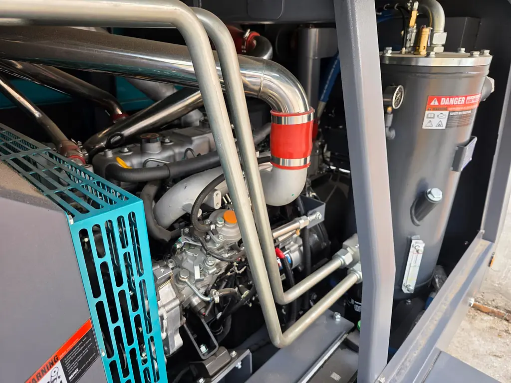 Isuzu diesel screw air compressor