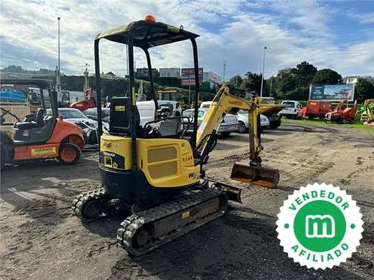 Excavadora mini Yanmar VIO17