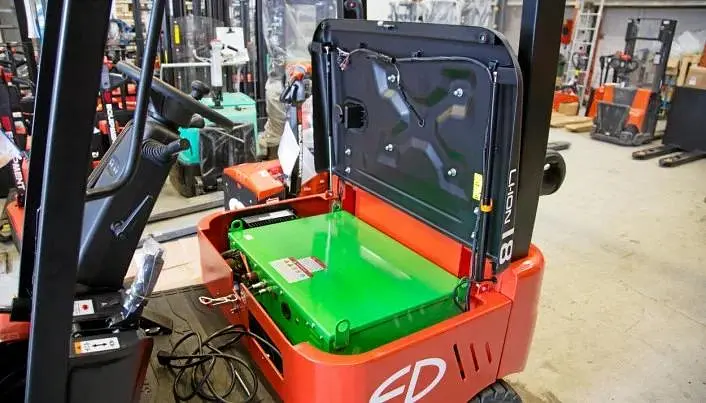 4-Wheel Li-ion Counterbalance Forklift 1.8T - EP EFL181
