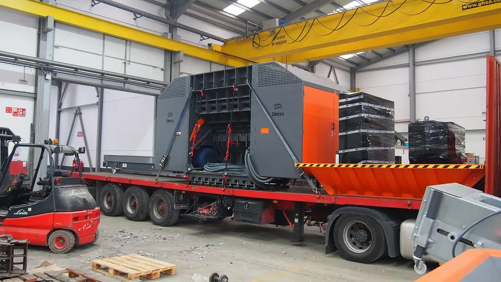 Industrial pre-shredders