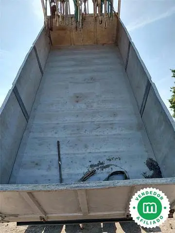 Renault 400 6x2 con prolongas hidráulicas y mando a distancia