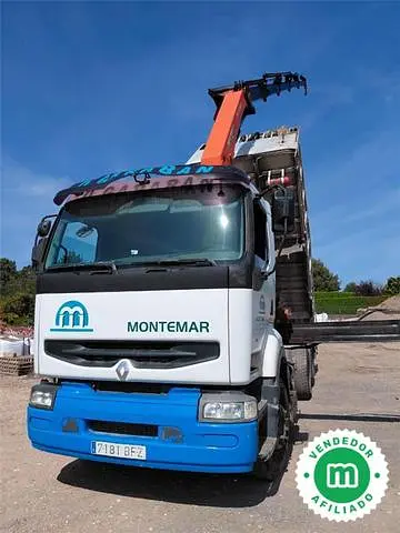 Renault 400 6x2 con prolongas hidráulicas y mando a distancia