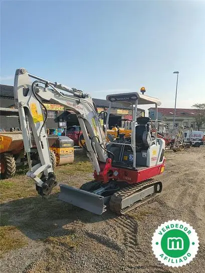 Mini excavadora Takeuchi TB225