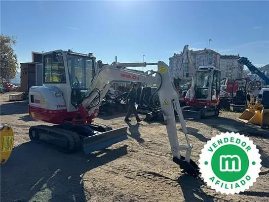 Excavadora mini Takeuchi TB230