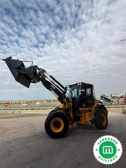 Cargadora de ruedas JCB 417 S5 HT con cazo de alto volteo