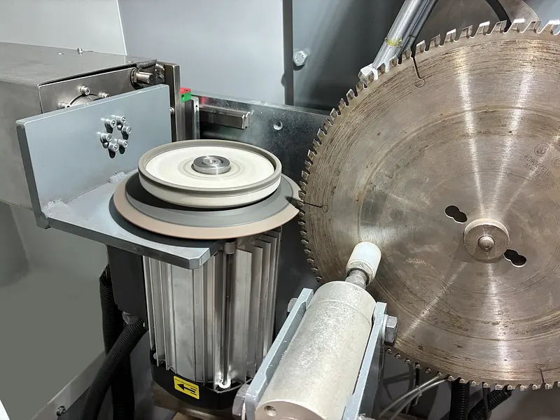 AVB 850 automatic double wheel sharpener for circular saws