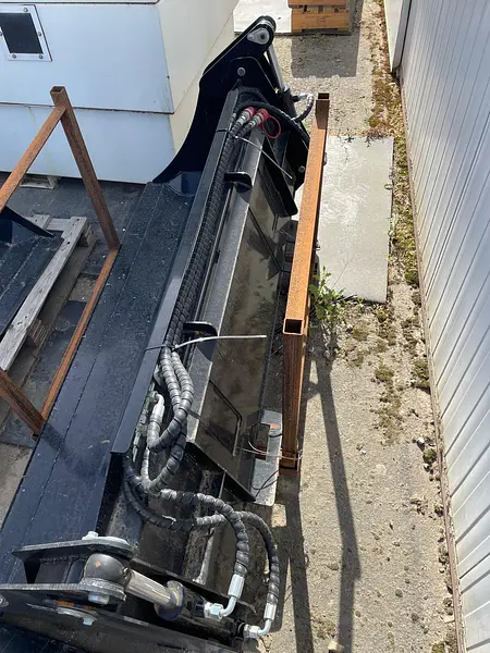 Bucket for skid steer loader