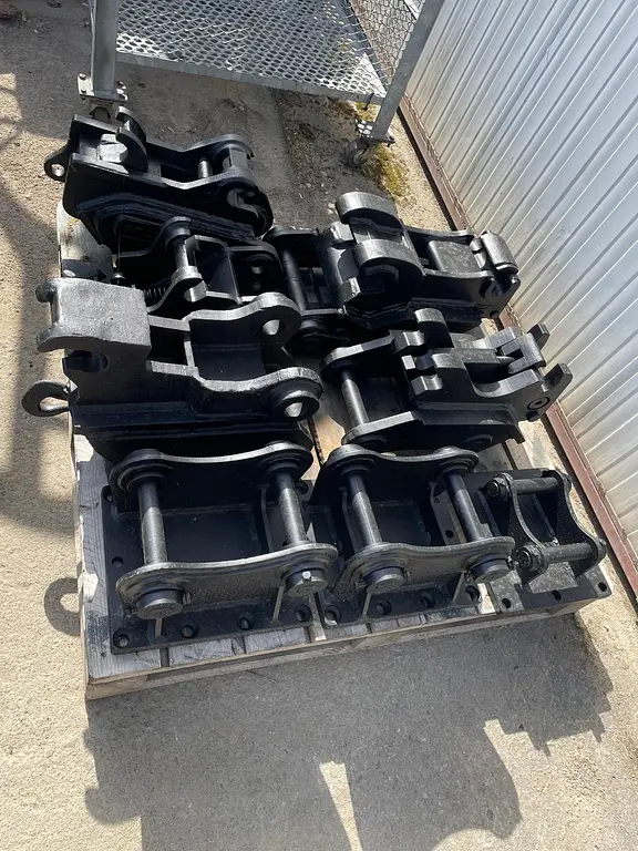 Quick hitches and supports