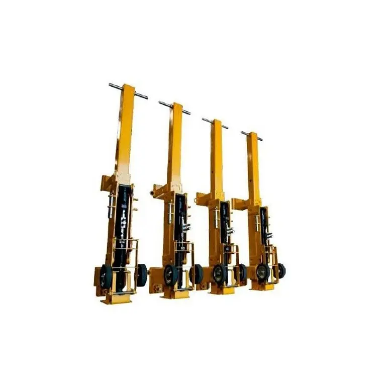 Hydraulic elevators for 32 ton containers