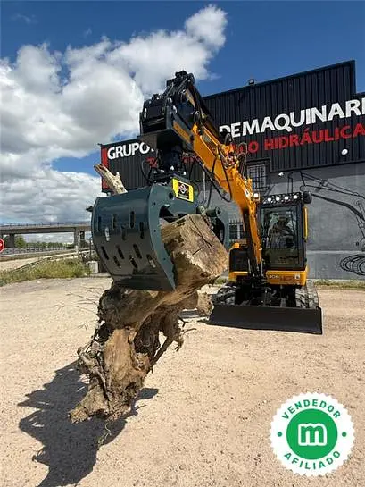 Hydraulic demolition grapples for mini excavators