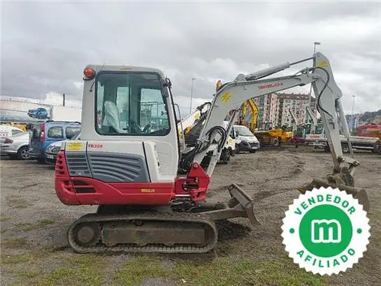 Mini excavadora Takeuchi TB228