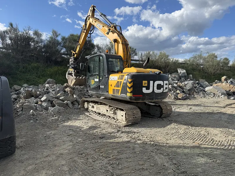 JCB JS130 LC+ excavator for sale