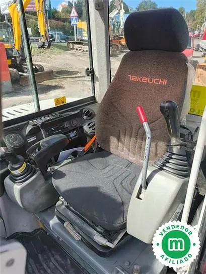 Mini excavadora Takeuchi TB260