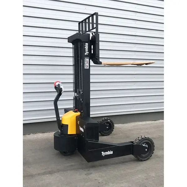 Electric all-terrain stacker 1500kg