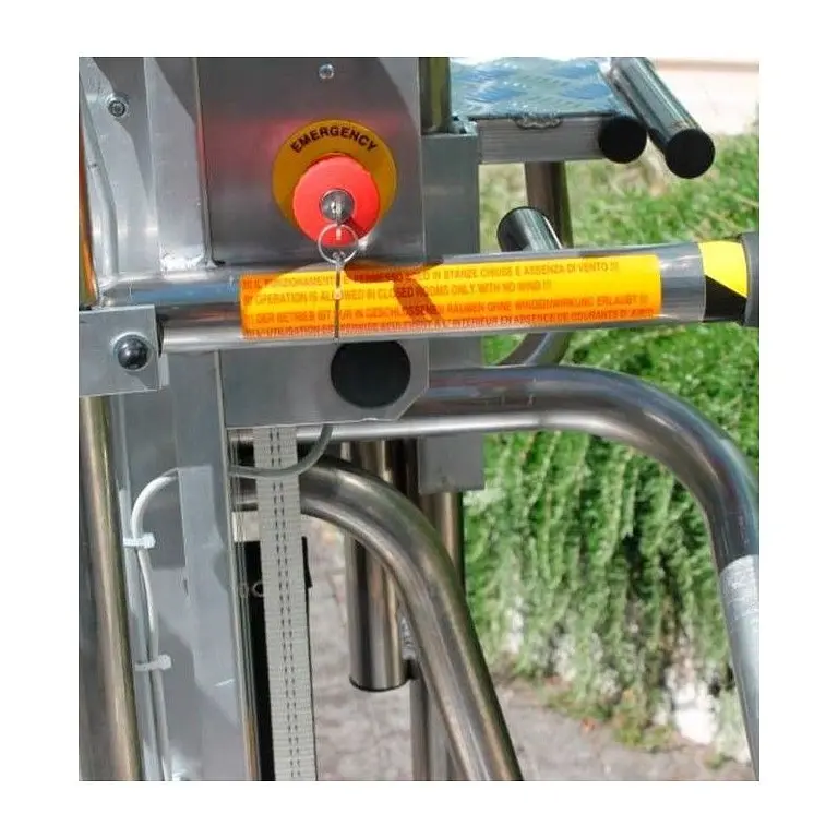 Self-propelled aerial platform 150kg load capacity 4m working height