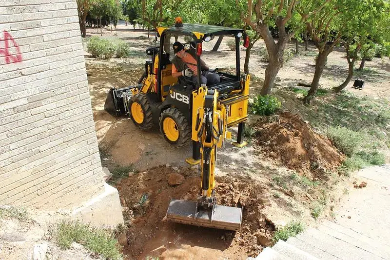 JCB 1CX backhoe loader