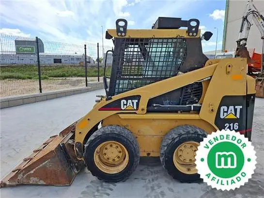 Caterpillar 216 mini loader