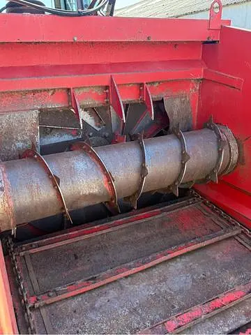 Encamadora suspendida Silofarmer 280