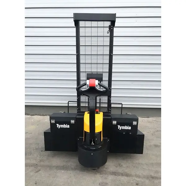 Electric all-terrain stacker 1500kg