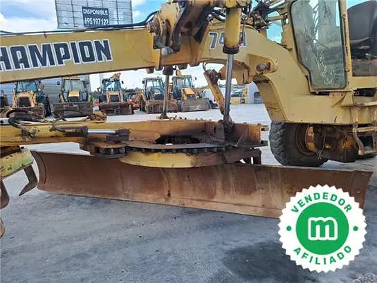 Champion G740 grader