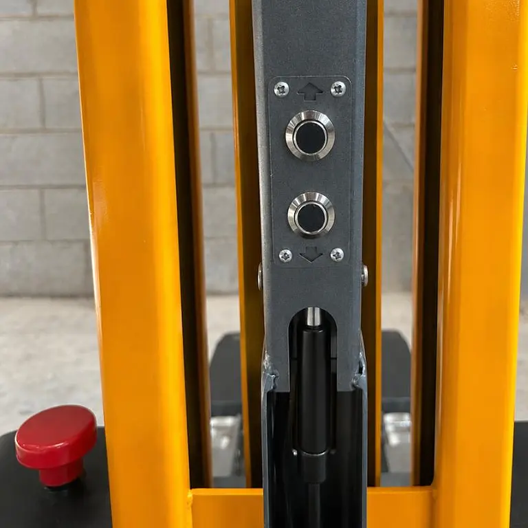 Self-supporting stacker 1000kg to 1300mm