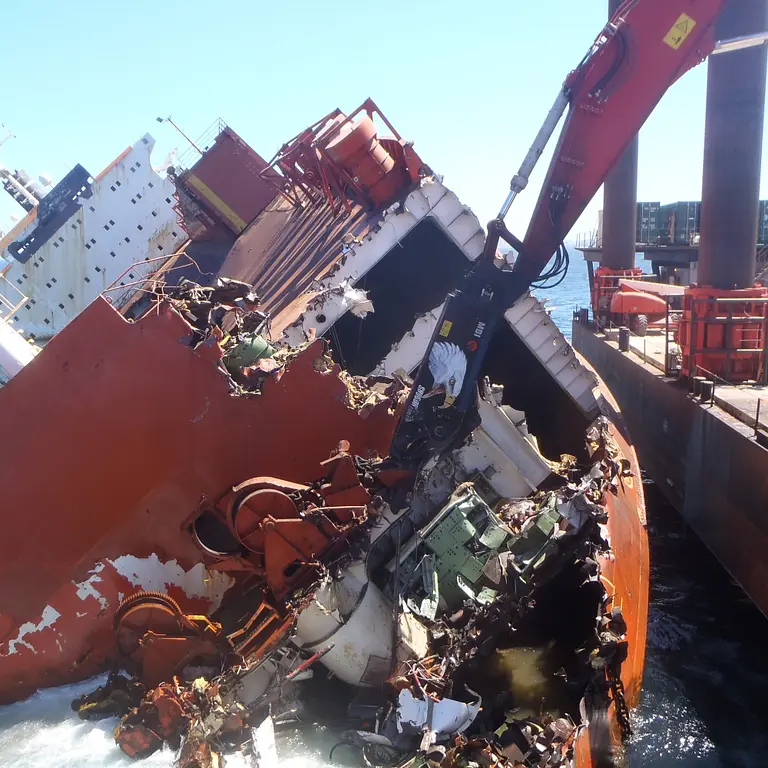 MBI Mantovanibenne Cizallas para desmantelar autos, aviones y barcos