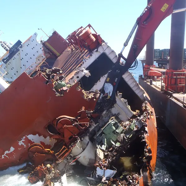 MBI Mantovanibenne Cizallas para desmantelar autos, aviones y barcos