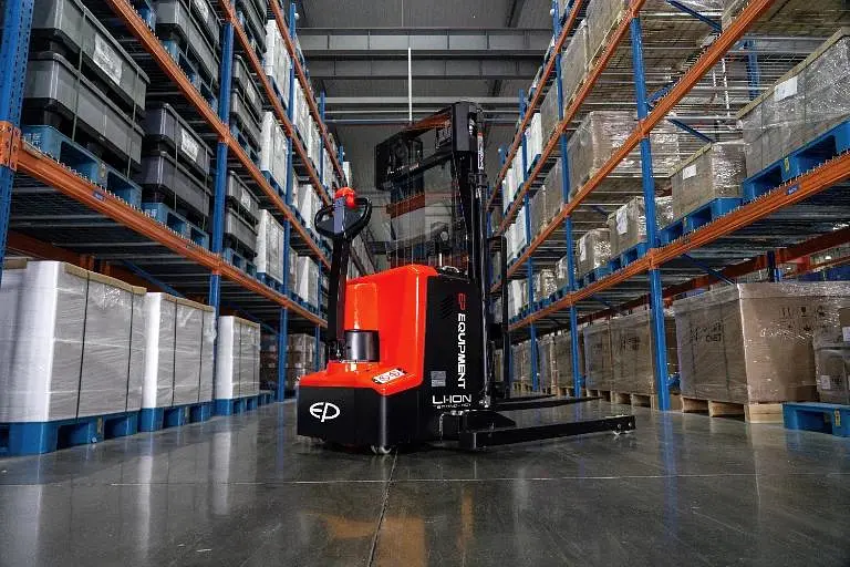 Electric Pedestrian Straddle Stacker 1.2T - WSA121-D