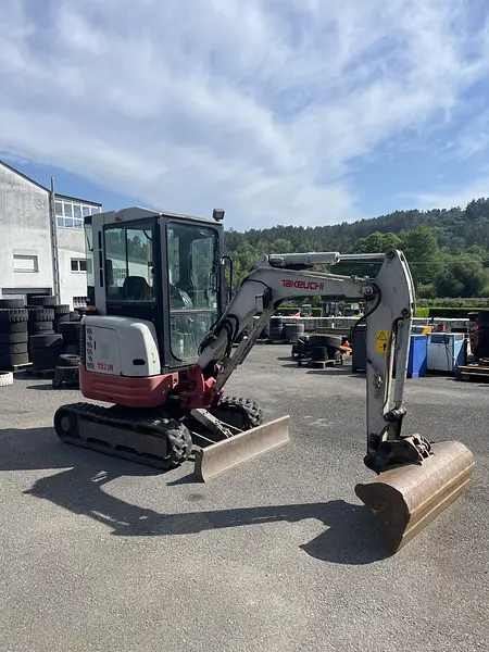 Excavadora compacta Takeuchi TB23R 2016
