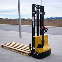 Electric stacker 1200kg at 3000mm Lithium 24V / 60AH