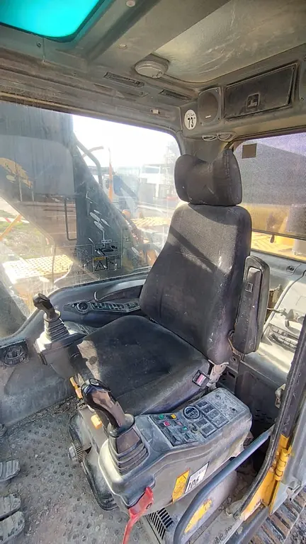 Volvo EC240 Crawler Excavator