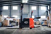 Electric Counterbalance Stacker 800kg - EP RSC082