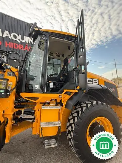 JCB 417 S5 HT wheel loader with high dump bucket