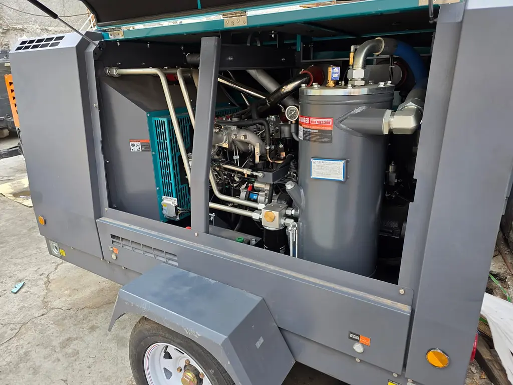 Isuzu diesel screw air compressor