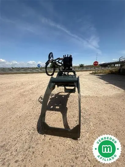 Nuevas pinzas forestales hidráulicas para miniexcavadoras