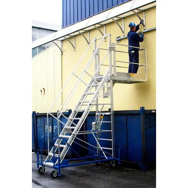 Adjustable industrial ladder with platform
