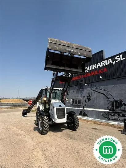 Retrocargadora Hidromek HMK 102 B