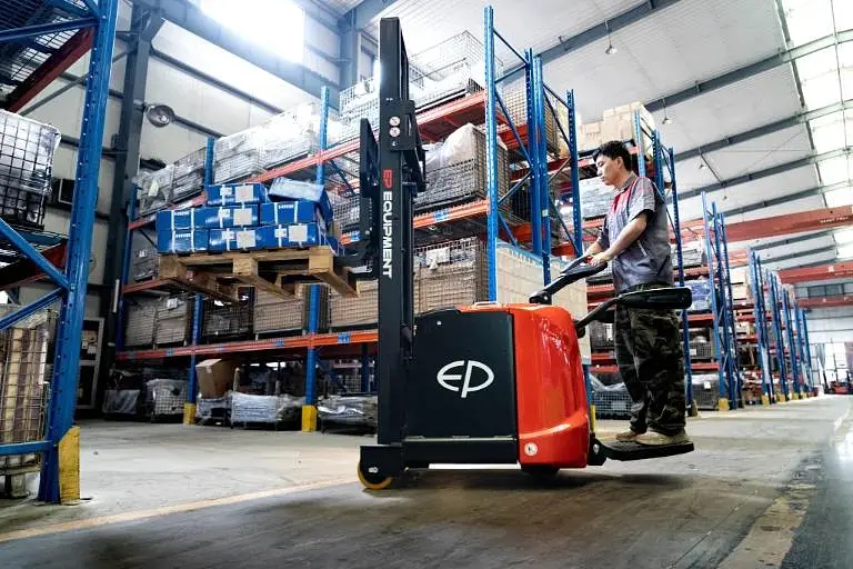 Electric Counterbalance Stacker 800kg - EP RSC082