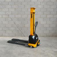 Self-supporting stacker 1000kg to 1300mm