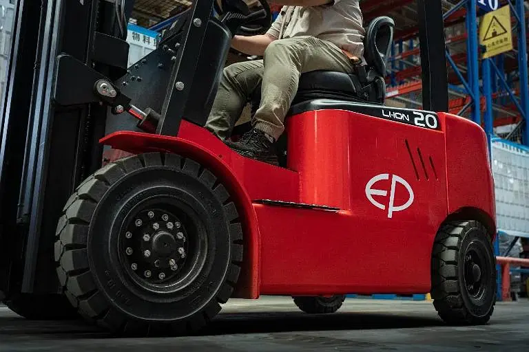 4-wheel Li-ion Counterbalance Forklift 2.0T - EP EFL201