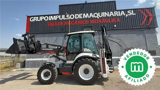 Retrocargadora Hidromek HMK 102 B