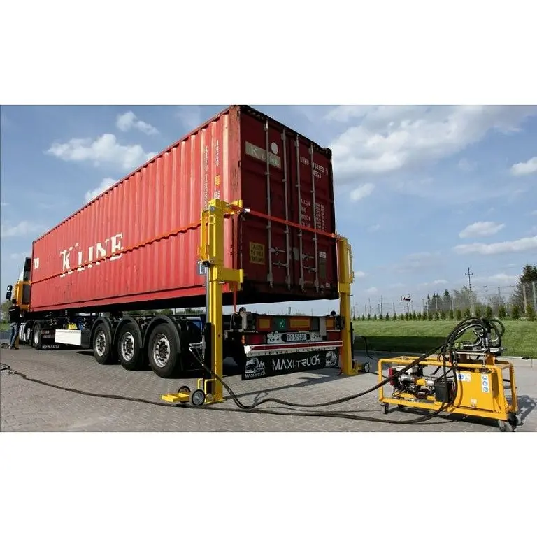 Hydraulic elevators for 32 ton containers