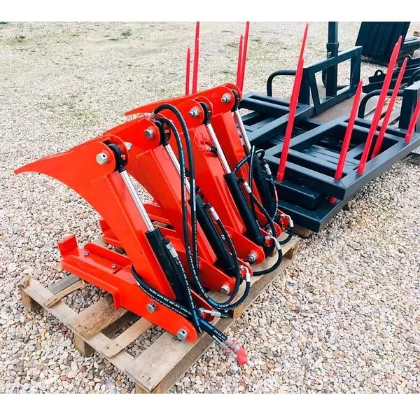 Hydraulic pine tree holder