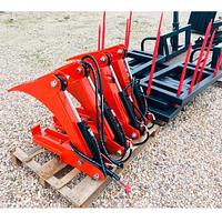 Hydraulic pine tree holder