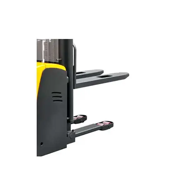 Apilador eléctrico AE15.56 de 1500 kg con plataforma de 5600 mm